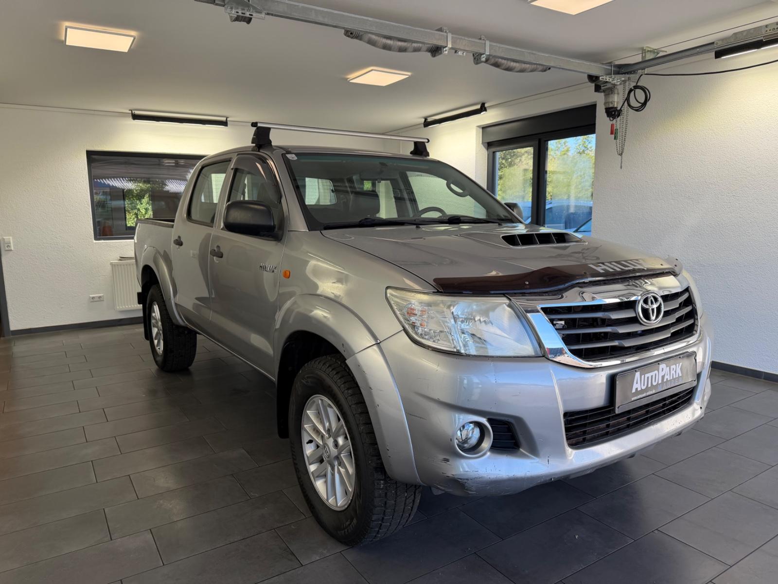 Toyota Hilux Double Cabine 2.5 D-4D | 144 ch | BVM | Feux diurnes LED | Vitres surteintées | Blocage de différentiel arrière