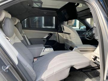 2022 BMW I7 — фото 8