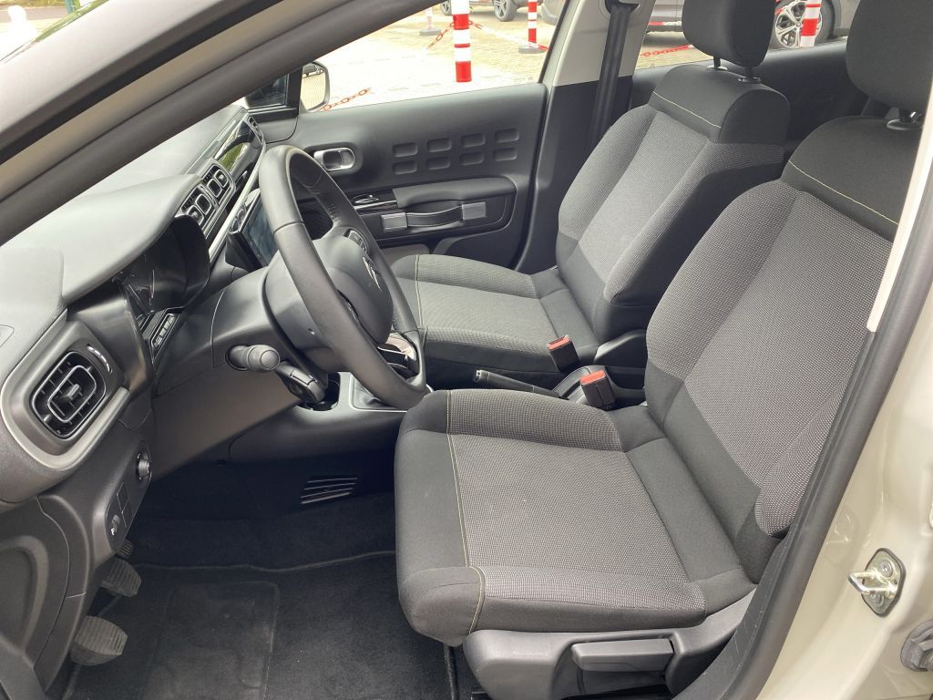 Fahrzeugabbildung Citroën C3 Pure Tech 110 S&S MAX *Navi*Rückf.k.*