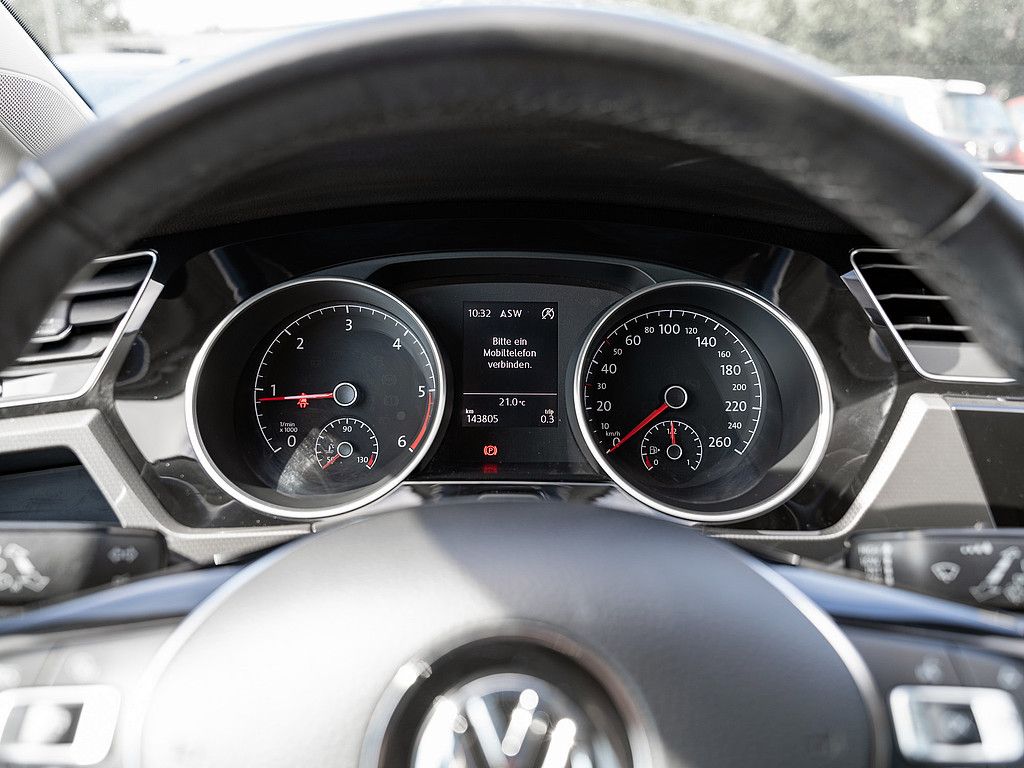 Fahrzeugabbildung Volkswagen Touran 1.6 TDI Join AHK NAVI ACC SHZ