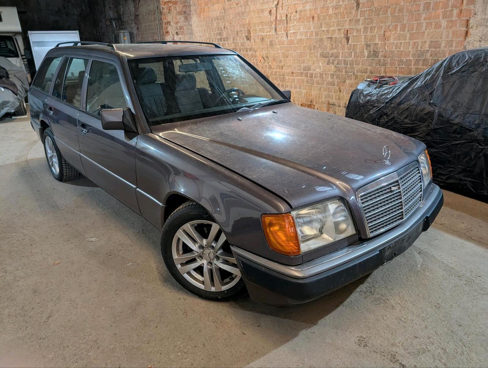Mercedes-Benz G 230