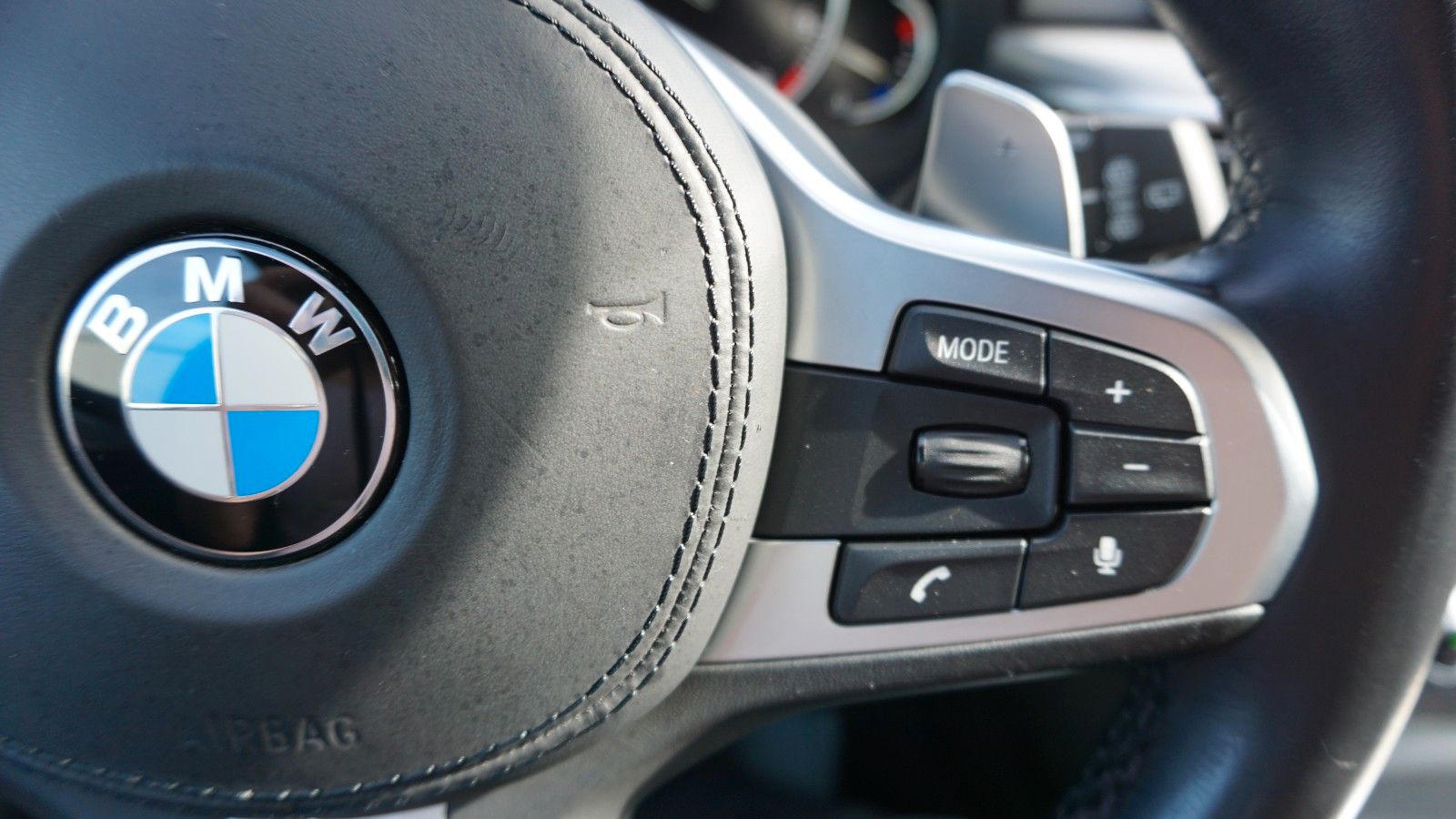 Fahrzeugabbildung BMW 520d xDrive Touring M Sport Navi,LED,Kamera,SH