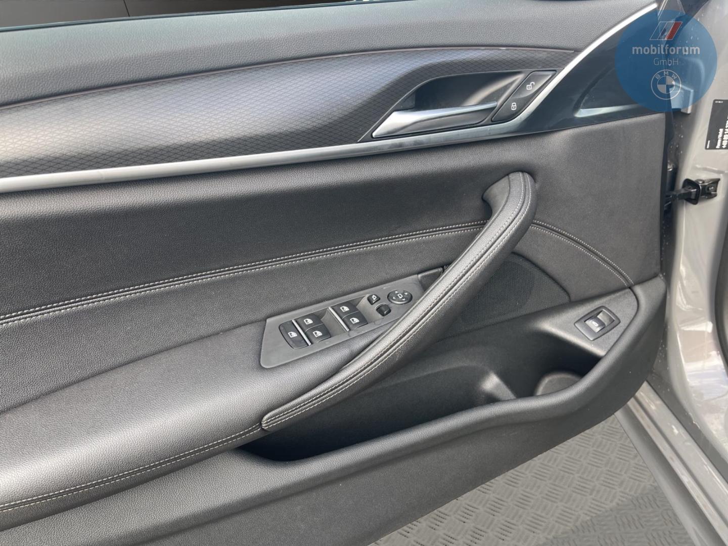 BMW 520 d M-Sport ACC HUD HiFi Laserlicht Sportsitze