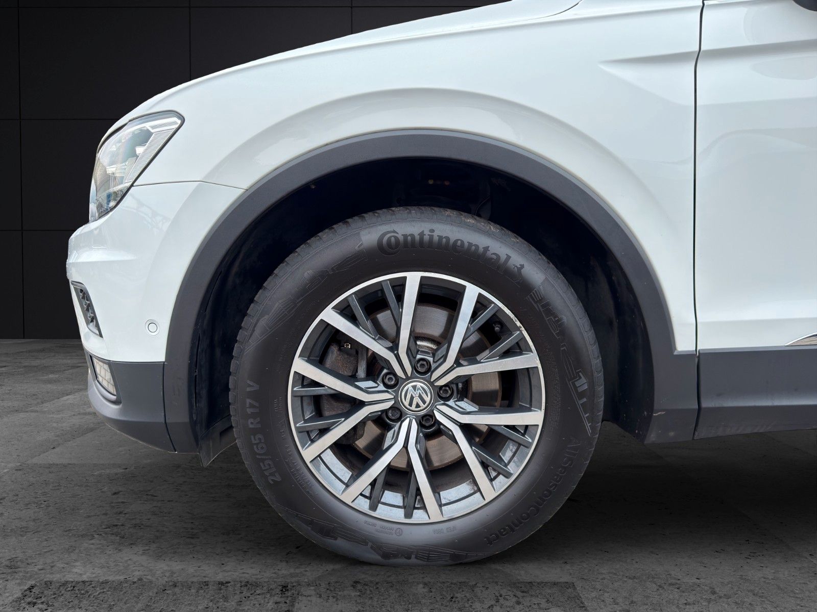 Fahrzeugabbildung Volkswagen Tiguan 4Motion*Navi*Kamera*SitzHZ*Memory*Pano*