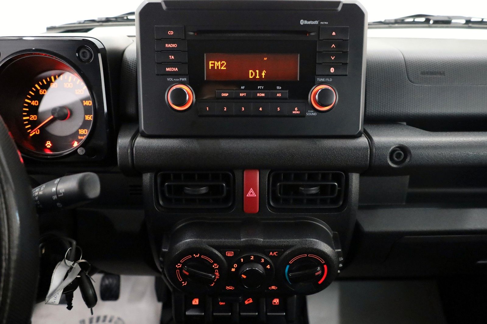 Fahrzeugabbildung Suzuki Jimny Comfort AllGrip NFZ,Temp.,Allterrain, AHK