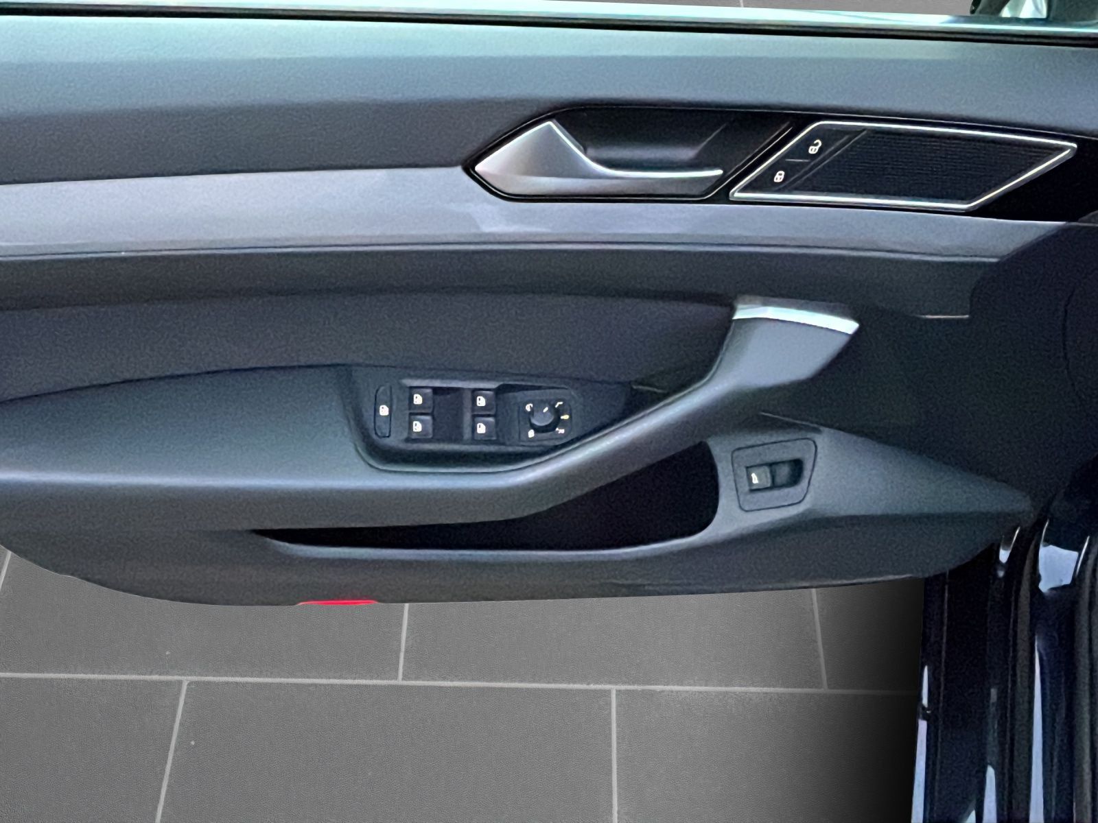 Volkswagen Passat Variant - Bild 14