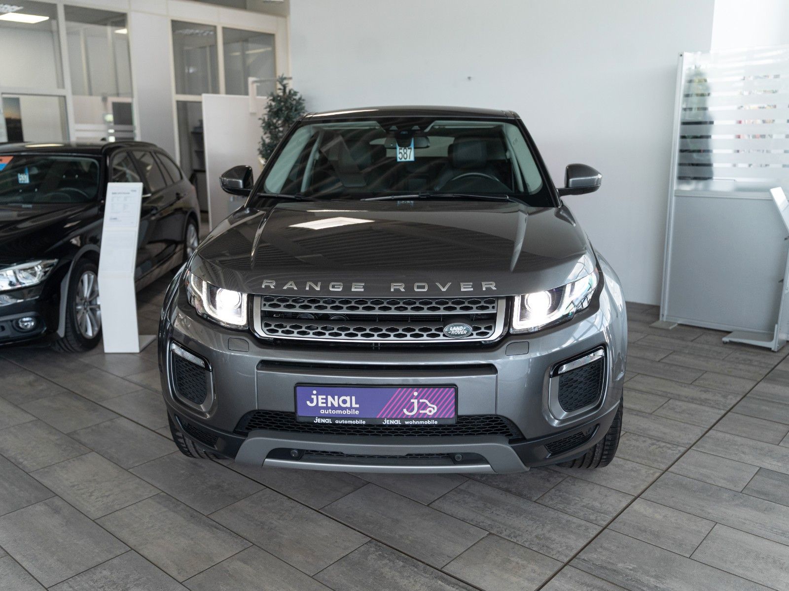 Fahrzeugabbildung Land Rover Range Rover Evoque SE Autom., Panorama,Winter-P.