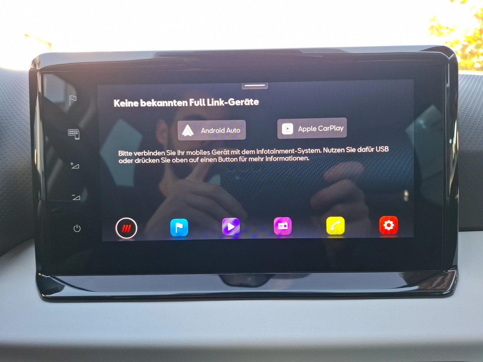 Fahrzeugabbildung SEAT Arona TSI Style DSG LED Navi ACC RFK SHZ