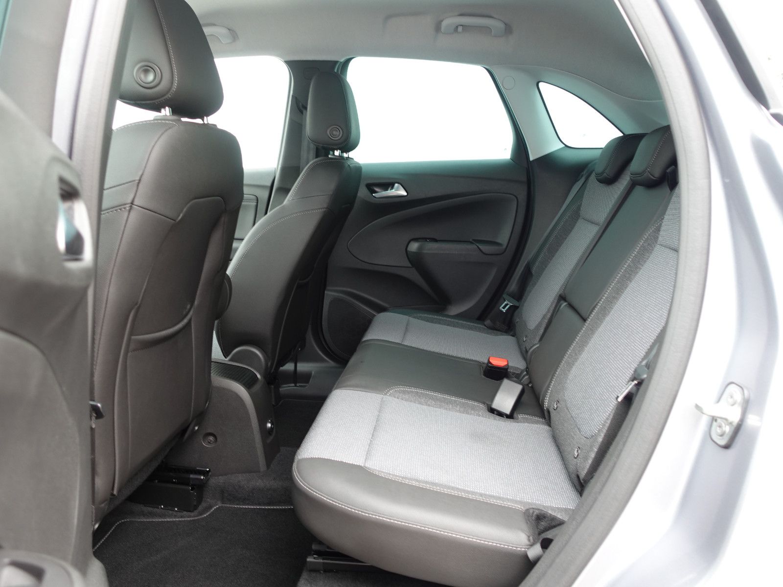 Fahrzeugabbildung Opel Crossland Elegance 1.2T,Navi,Kamera,Sitzhzg,Allw