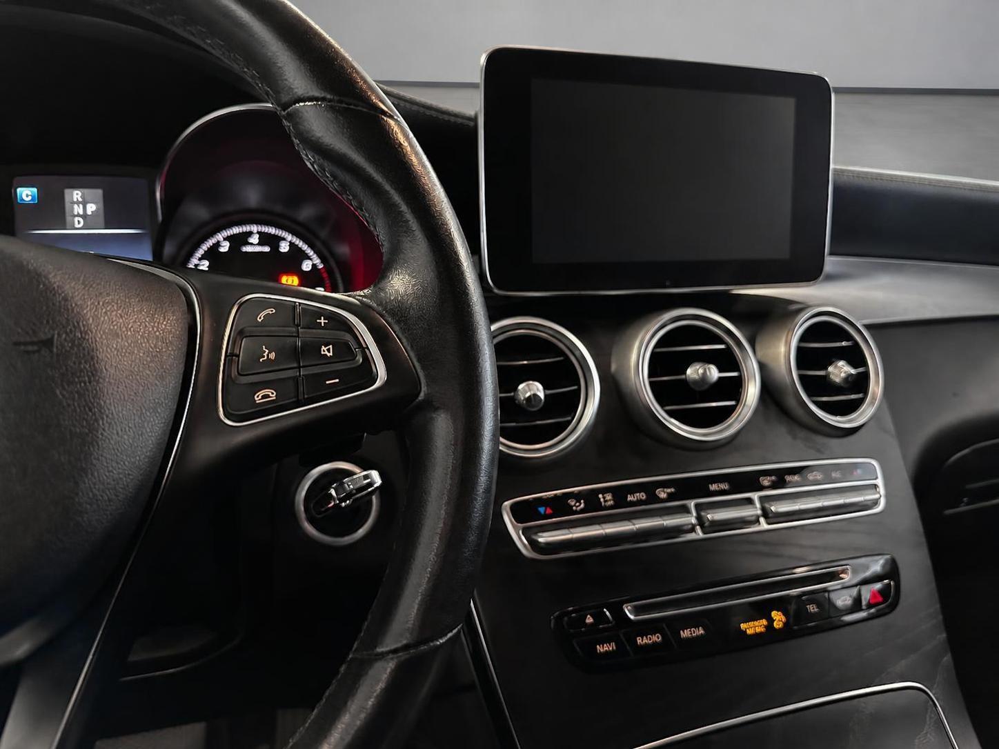 Mercedes-Benz GLC 300 Coupe  4Matic AMG Line  *1.Hd +TMP + LED