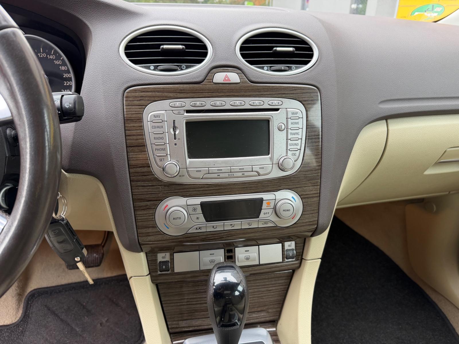 Ford Focus 2008 — photo 17