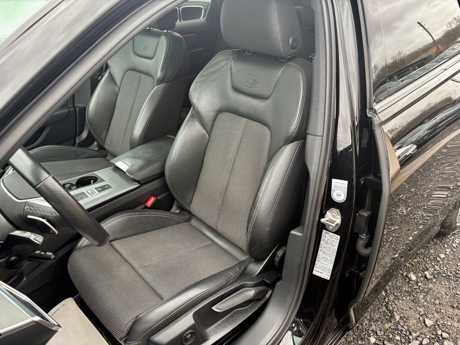 Fahrzeugabbildung Audi A6 Avant 45 TDI quattro S LINE SPORT PLUS LED PA