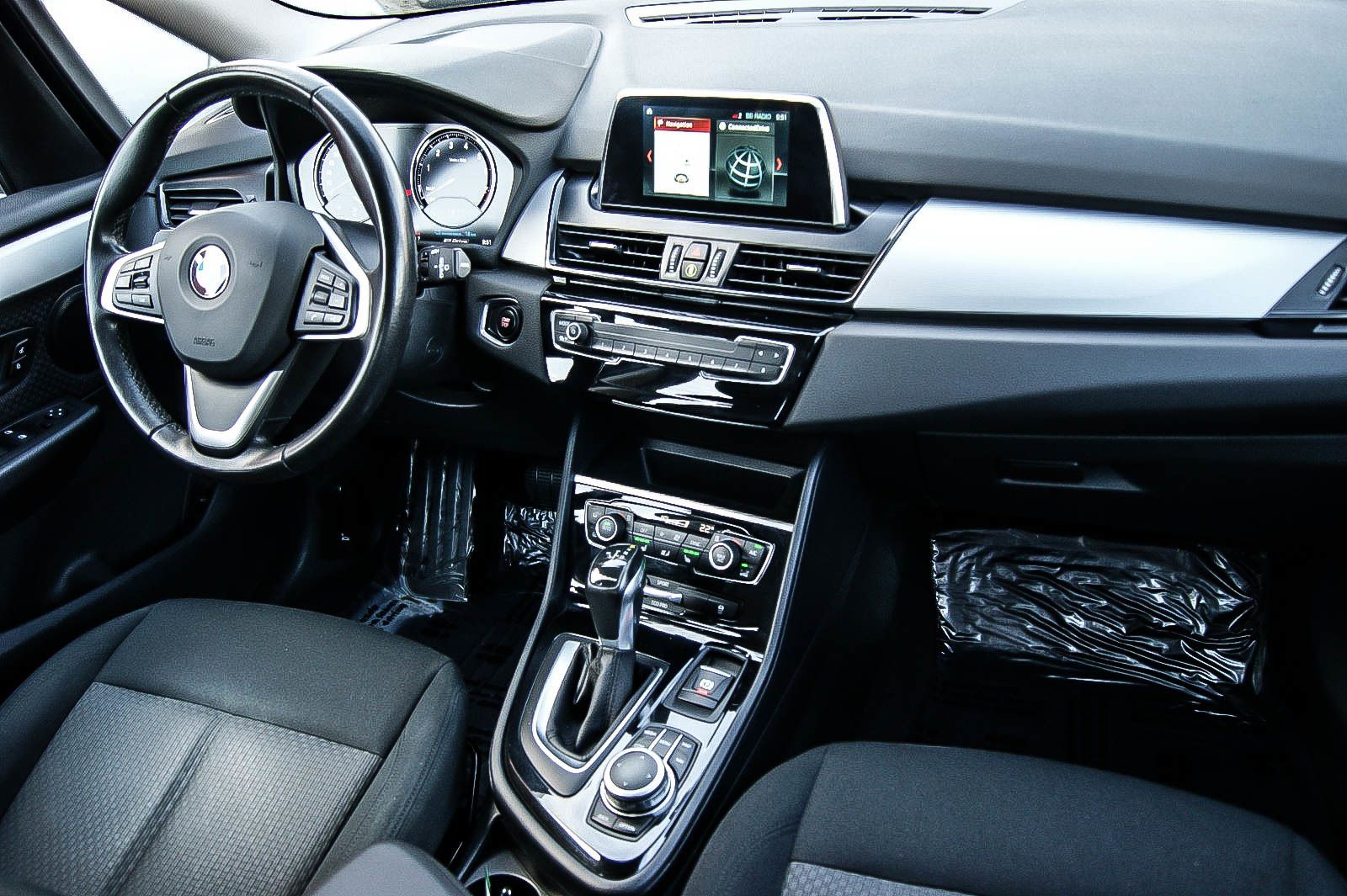 Fahrzeugabbildung BMW 225 xe Active Tourer Aut ADVANTAGE PDC SHZG NAVI