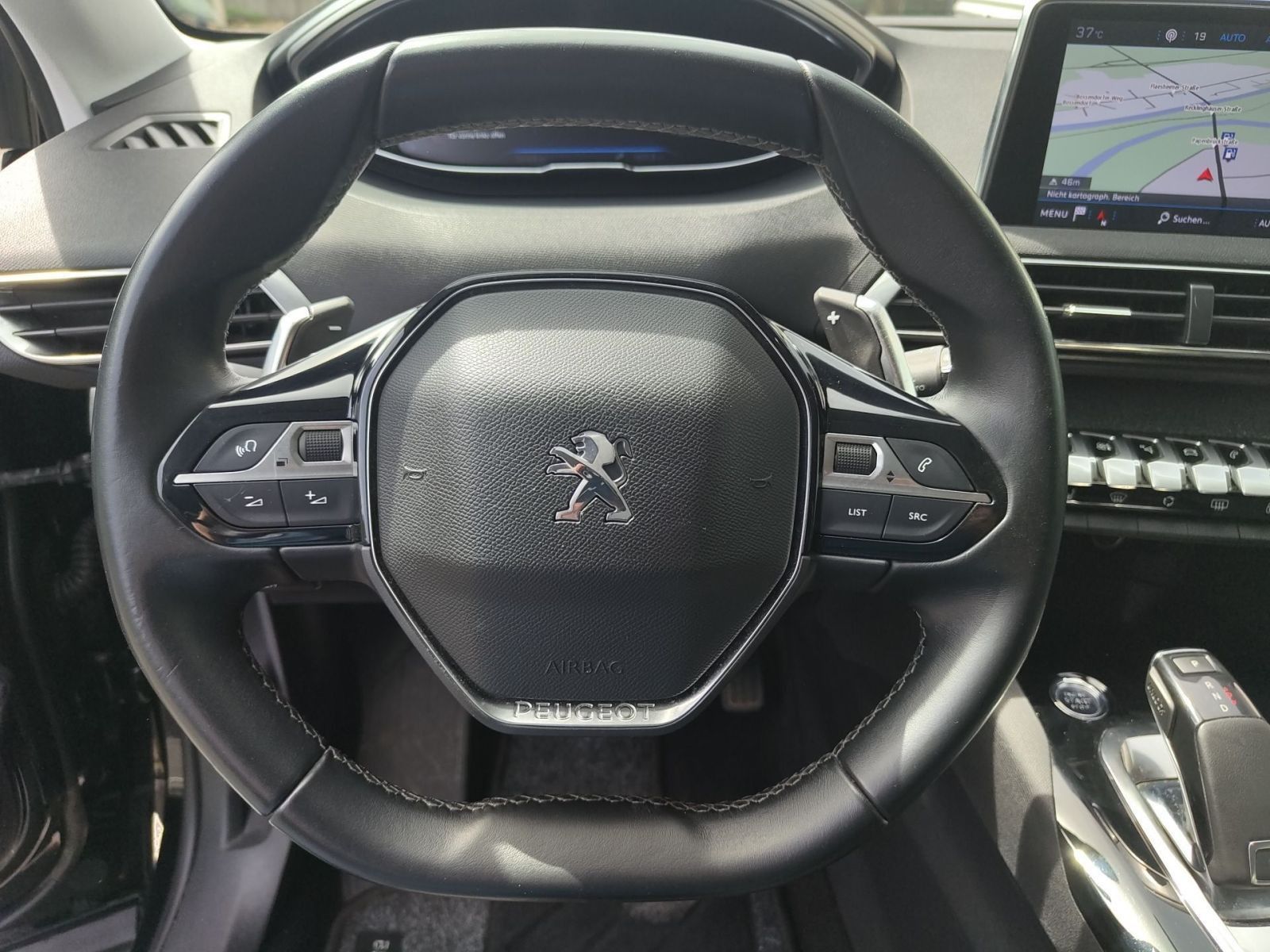 Fahrzeugabbildung Peugeot 3008 1.2 PureTech 130 Allure AHK