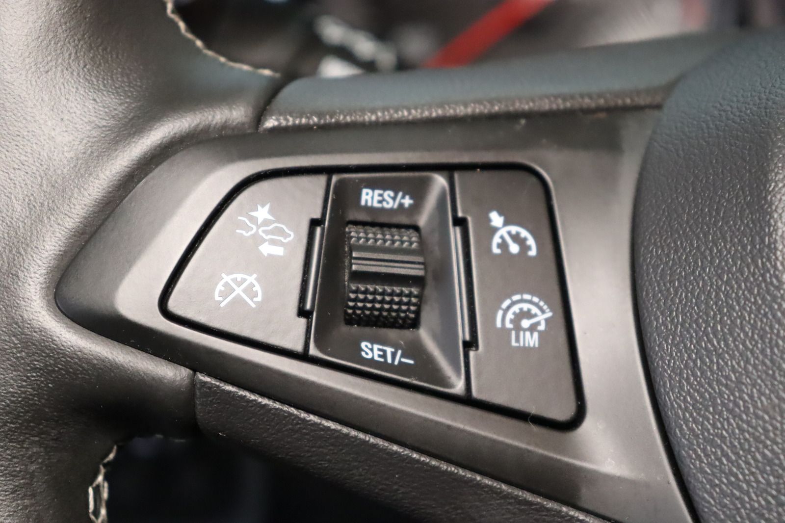 Fahrzeugabbildung Opel Astra K 1.2 i * Navi * LED * 1. Hand