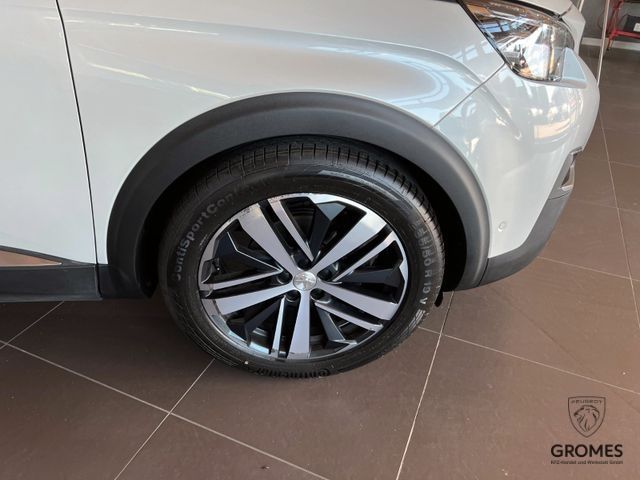 Fahrzeugabbildung Peugeot 3008 Hybrid4 300 GT ACC Focal Leder