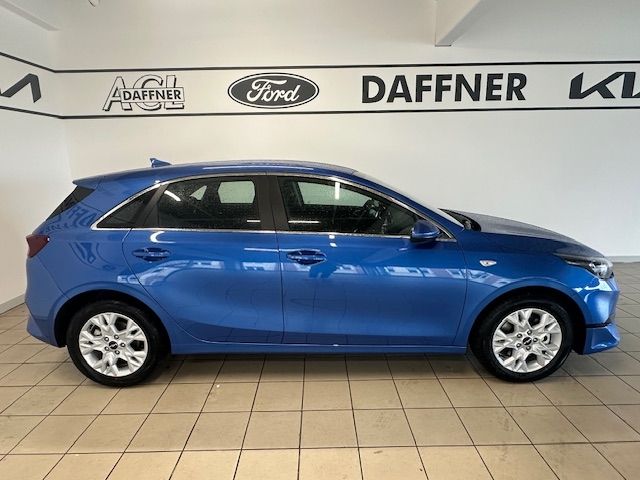 Fahrzeugabbildung Kia Ceed Vision Klimaanlage Navi SpurhalteASS DAB