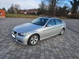 BMW 325i - Klimaaut*PDC*8-fach Alu*Glasschiebedach - BMW 325 aus 2005: 325i