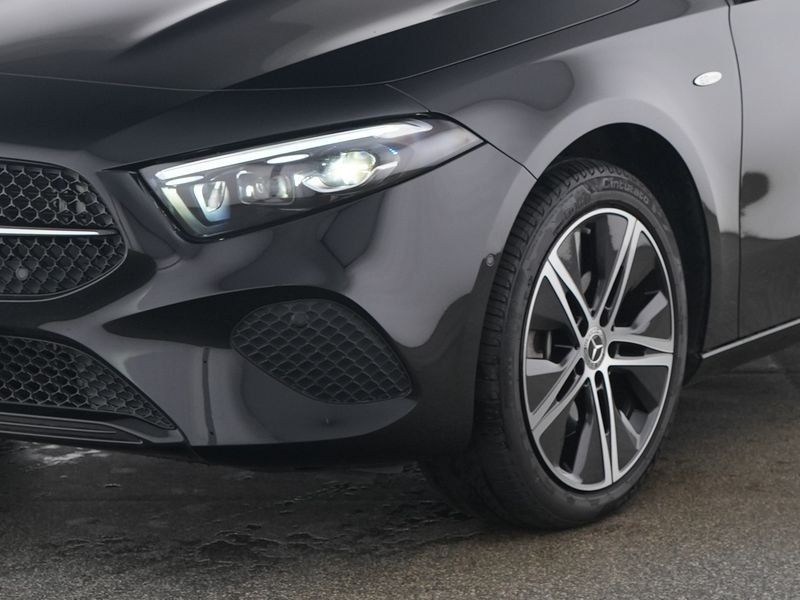 Fahrzeugabbildung Mercedes-Benz A 250 e PROGRESSIVE*AHK*APPLE-CARPLAY*TOTWINKEL