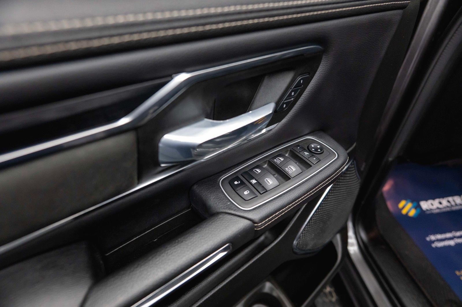 Fahrzeugabbildung Dodge RAM 5.7 V8 HEMI 4x4 LARAMIE Offroad Night LED