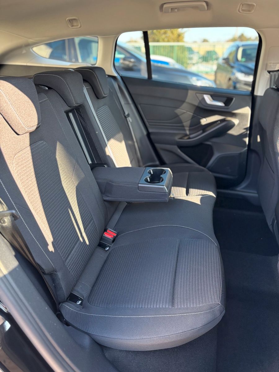 Fahrzeugabbildung Ford Focus Turnier Titanium X