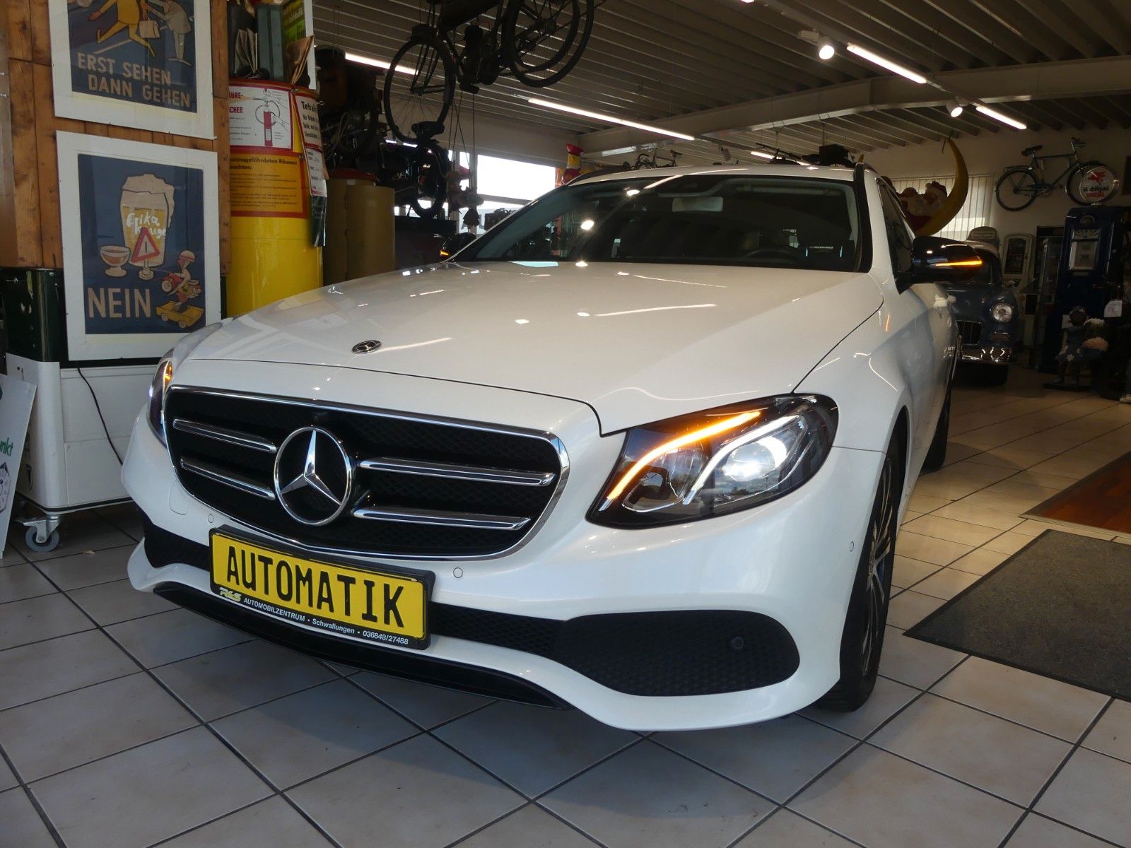 Mercedes-Benz E 200d T AVANTGARDE 9G=AHK=360' KAM.=WIDESCREEN! imagem 3