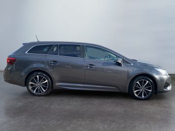 Toyota Avensis - 10