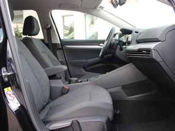 Volkswagen Golf VIII Variant 2.0 TDI DSG Life LED NAVI