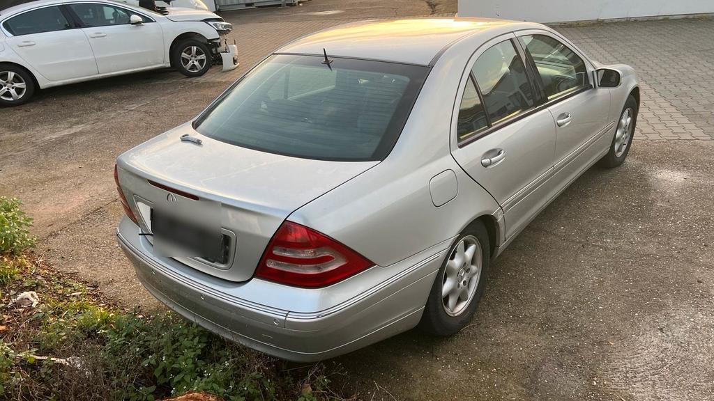 Mercedes-Benz C 220