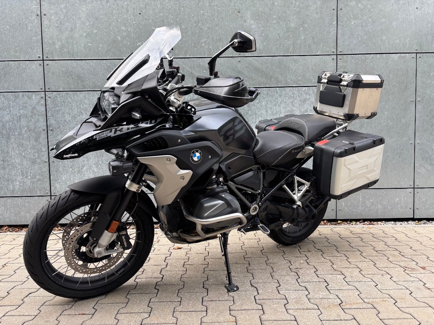 Fahrzeugabbildung BMW R 1250 GS Triple Black 4 Pakete Kofferset