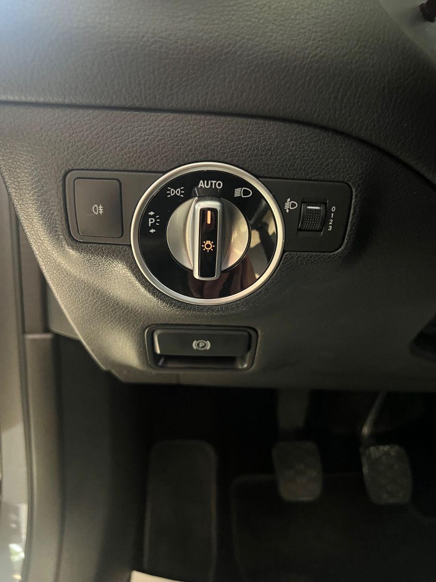 Fahrzeugabbildung Mercedes-Benz GLA 200 * SPORT-LINE URBAN * 1.HAND *