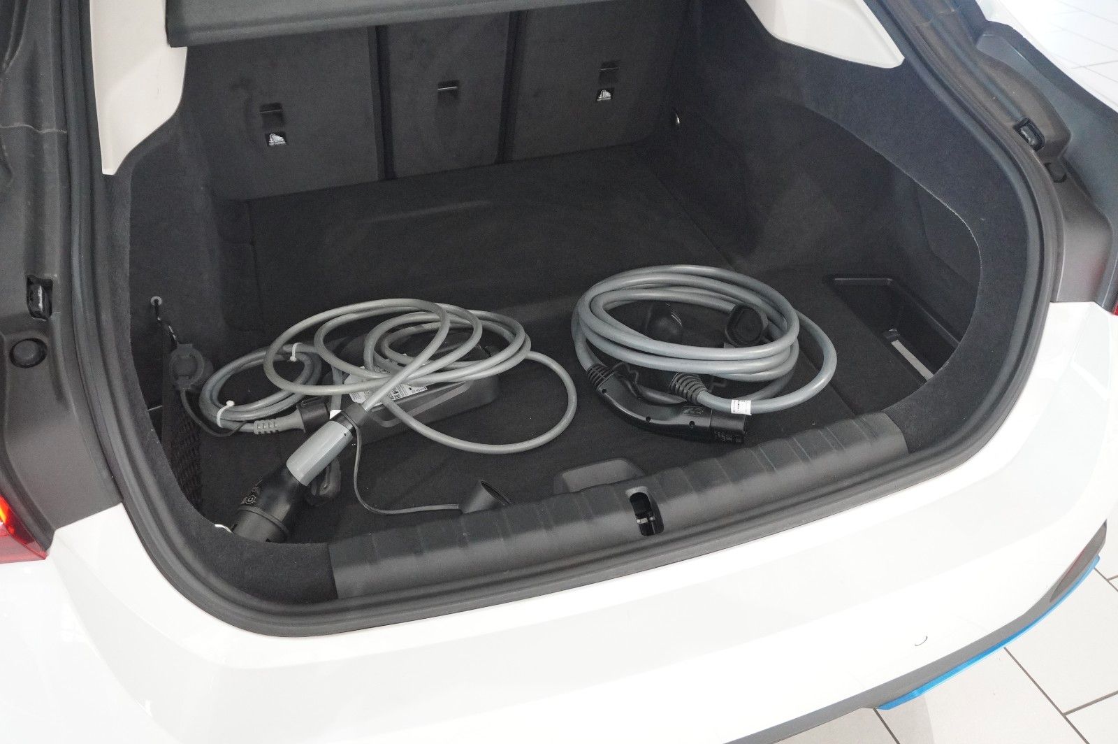 Fahrzeugabbildung BMW i4 Gran Coupe 35 eDrive 70KWH NAVI/KAMERA/SPORT