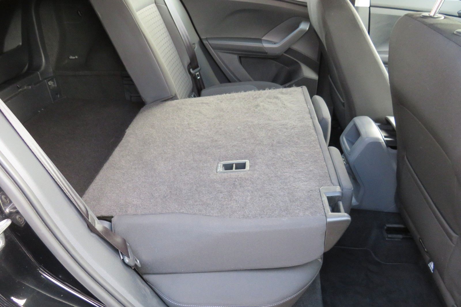 Fahrzeugabbildung Volkswagen T-Cross Life NAVI PDC SITZH DIGITAL-COCKPIT PRO