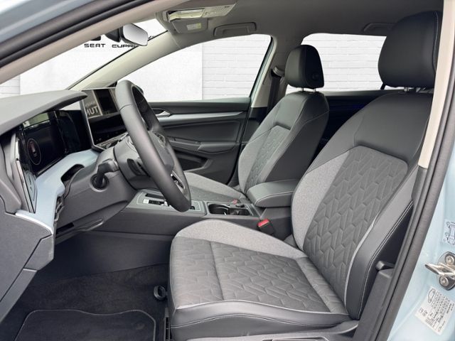 Fahrzeugabbildung Volkswagen Golf VIII Variant Move 1,5 l eTSI OPF DSG KLIMA