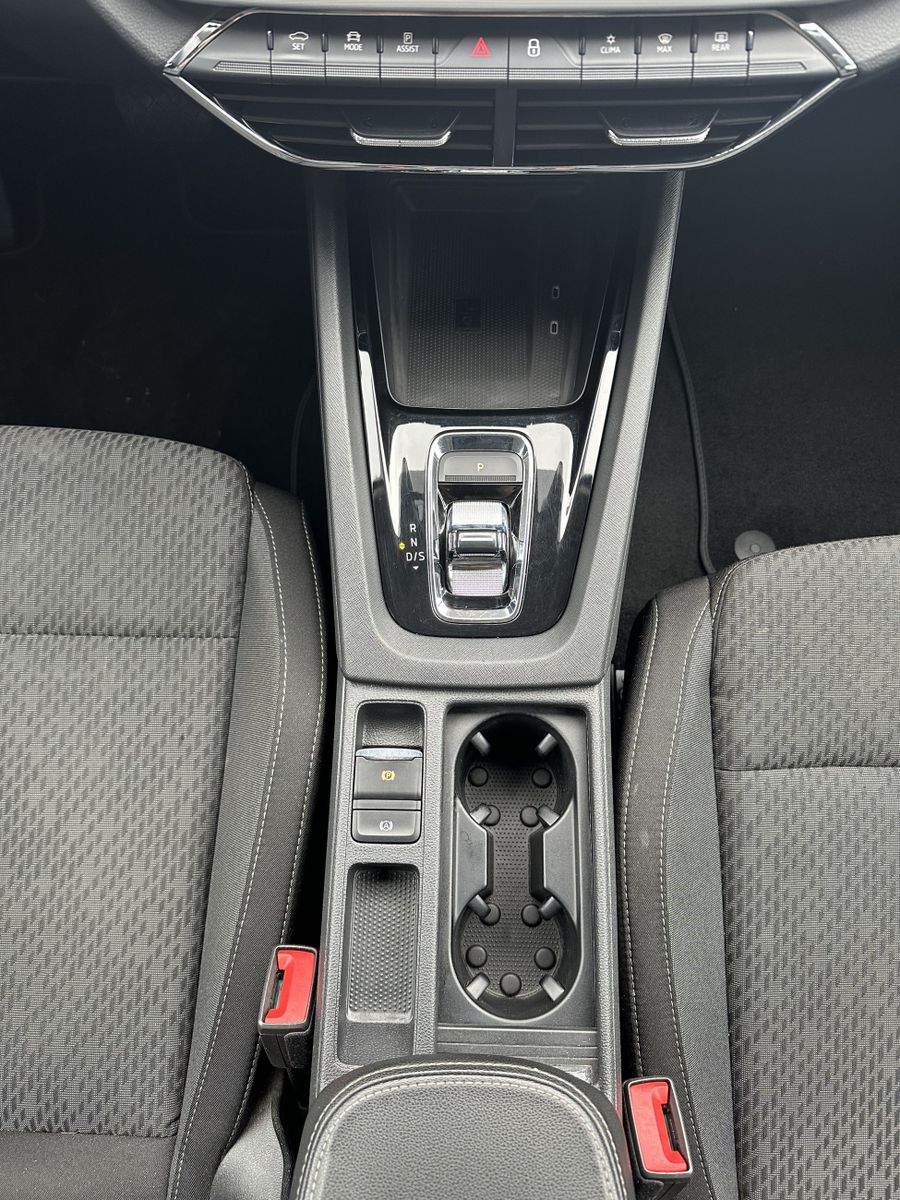 Fahrzeugabbildung SKODA Octavia Combi 2.0 TDI DSG Style NAV+LED+AHK+17ZO