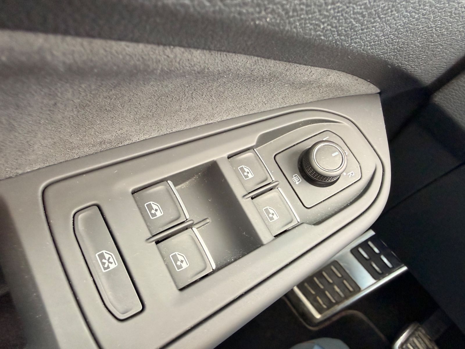 VW Golf VIII Lim. GTI AAC SHZ NAVI PDC V+H LED