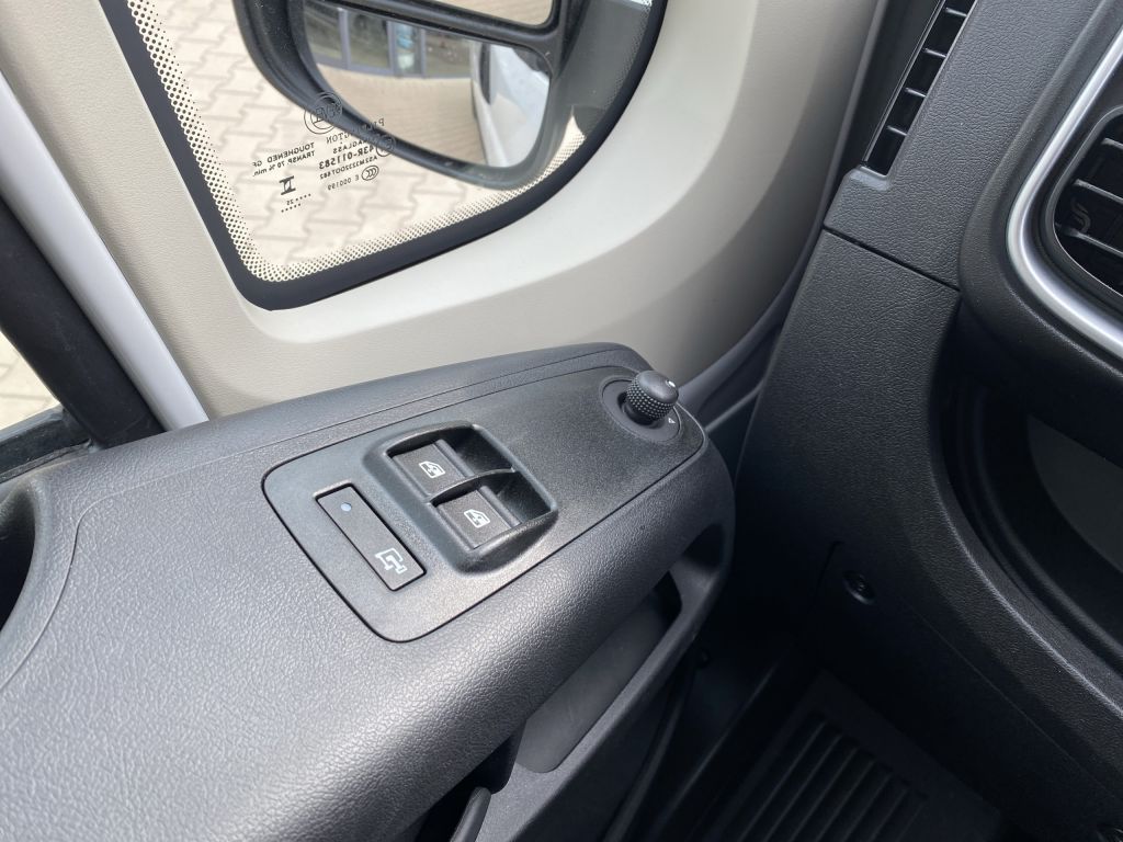 Fahrzeugabbildung Citroën Jumper 2.2 BlueHDi 140 L3H2 *NAVI*Allwetterreife