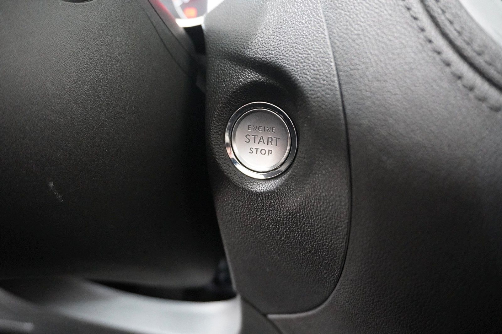 Fahrzeugabbildung Opel Grandland (X) 1.2T INNOV. NAVI/LED/KAMERA/PANO.