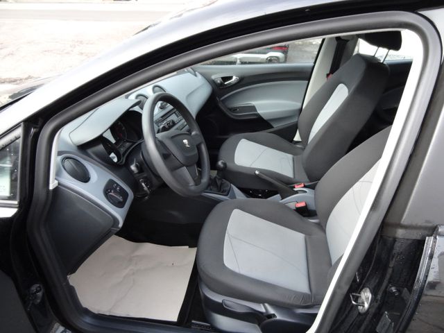 Fahrzeugabbildung Seat Ibiza Lim. Reference Salsa/57TKM/2.Hd/