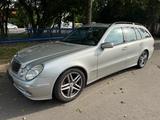 Mercedes-Benz E 500 4MATIC T AVANTGARDE Navi Leder  HU 12.2025 - Mercedes-Benz E 500 aus 2004: 4matic