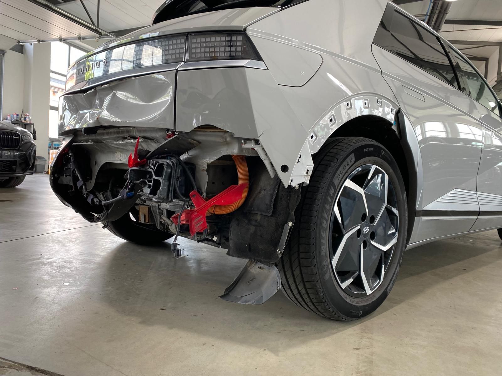 Fahrzeugabbildung Hyundai IONIQ 5 Uniq/Leder/360/HUD/DIS/77 kw/h