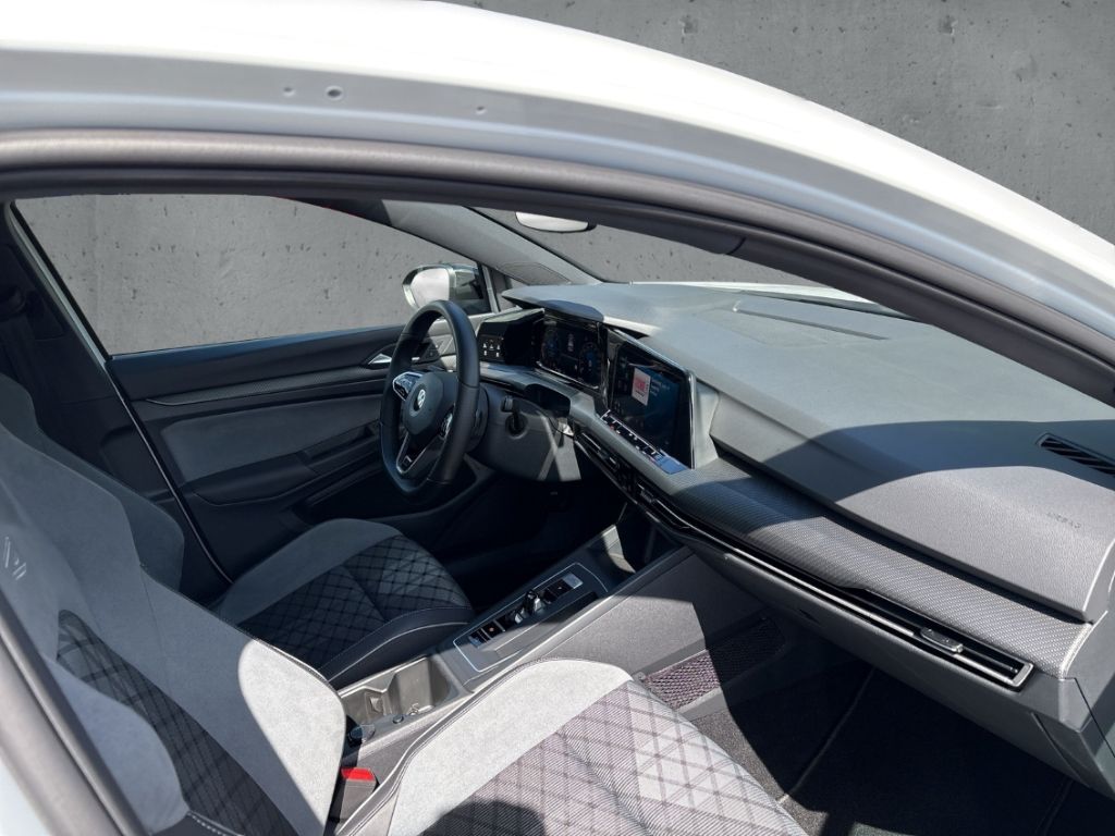 Fahrzeugabbildung Volkswagen Golf 8 TDI DSG R-Line AHK IQ.Light Pano Navi ACC