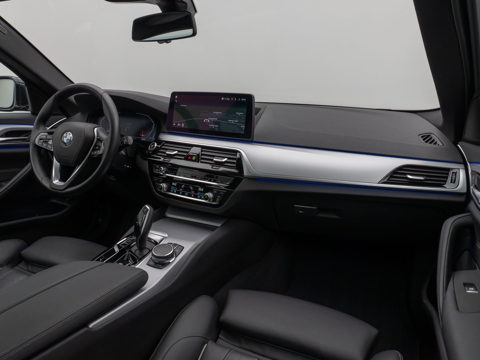 Fahrzeugabbildung BMW 530i xD Panorama Kamera Laser HUD HiFi Komfort