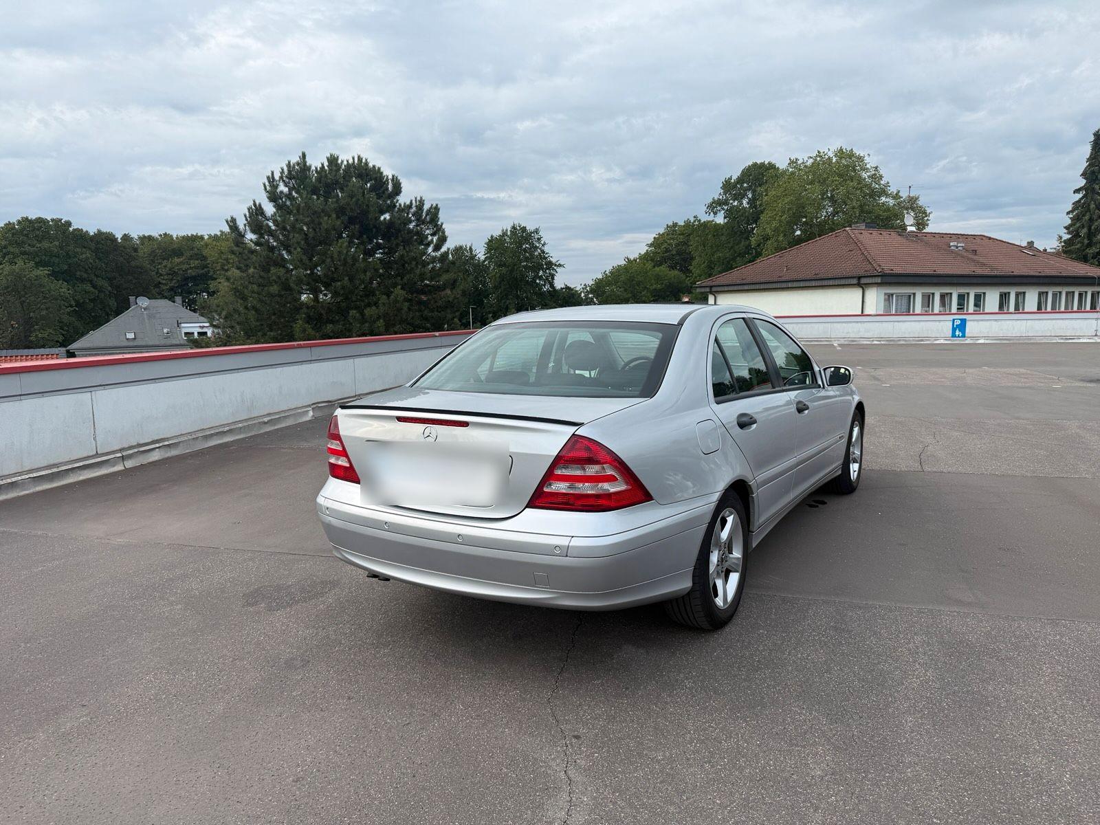 Mercedes-Benz C 180