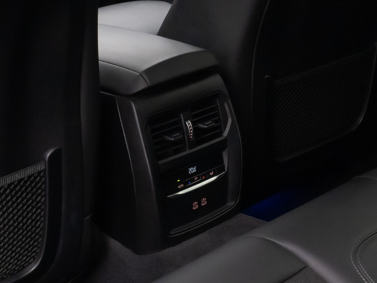Fahrzeugabbildung BMW 320d xD SportLine Laser HUD DAB H/K Komfort Alar