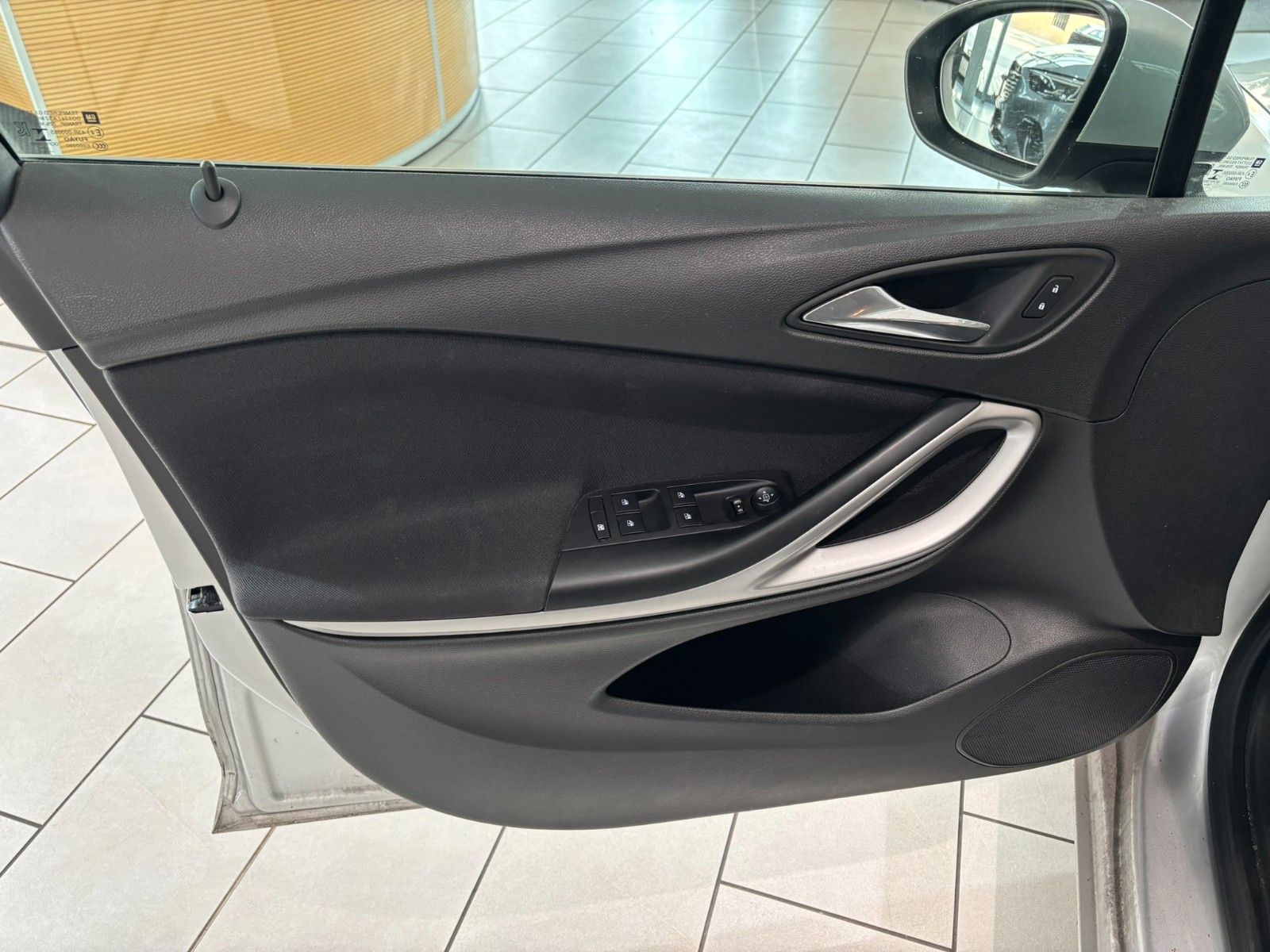Fahrzeugabbildung Opel Astra K ST 1.6D NAVI/SHZ/LHZ/PDC/ABST.TEMPOMAT