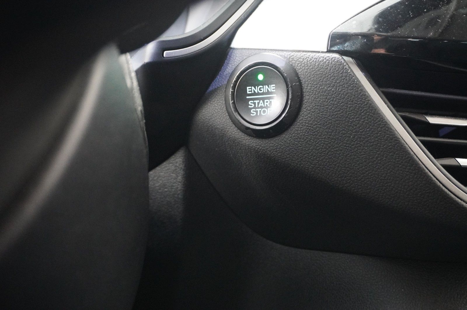 Fahrzeugabbildung Ford Kuga 1.5D COOL & CONN. NAVI/LED/SHZ/TEMP./NEBEL