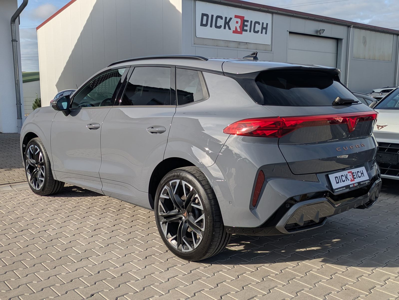 Fahrzeugabbildung CUPRA Terramar 2.0 TSI 4D VZ HUD*MATRIX*PANO*DCC*20"