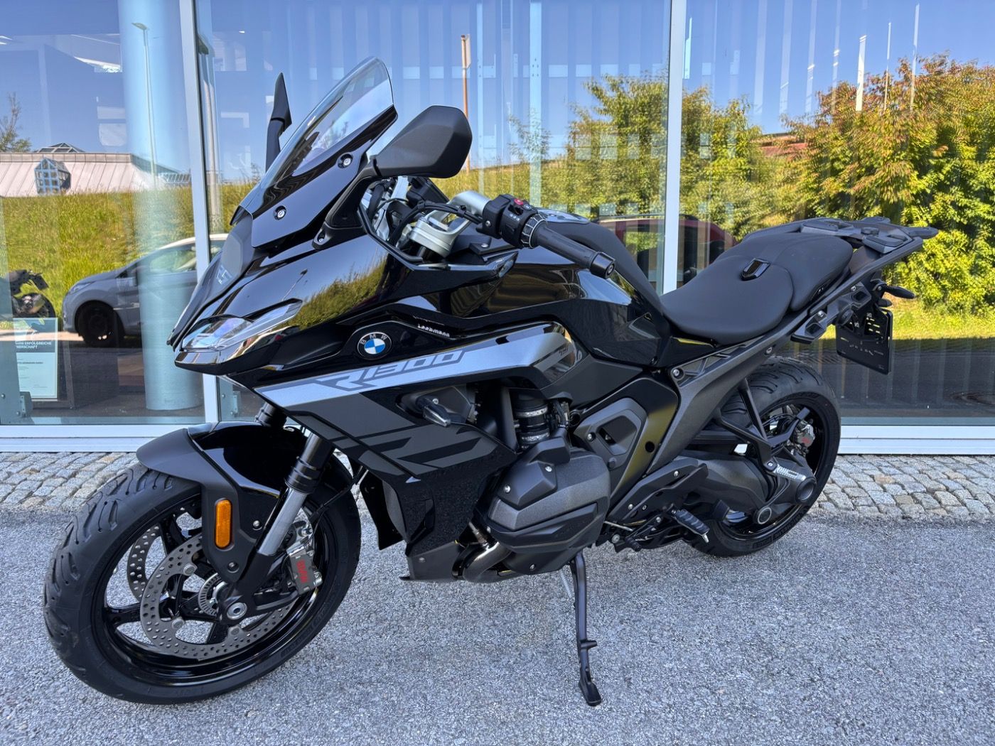 Fahrzeugabbildung BMW R 1300 RS Triple Black 4 Pakete ASA