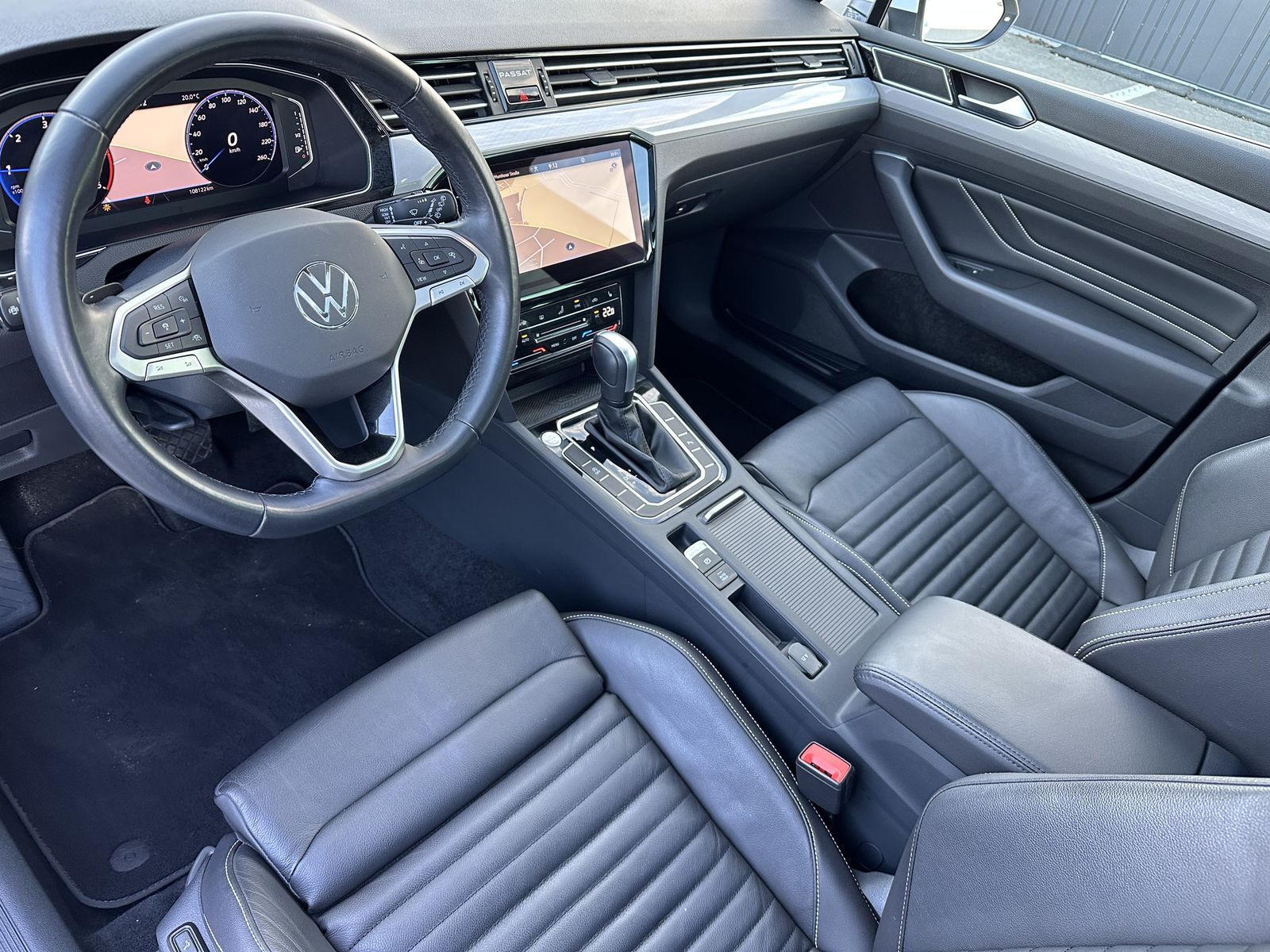 Fahrzeugabbildung Volkswagen Passat Variant Business NAV+LED+PANO+AHK+17ZO+PP
